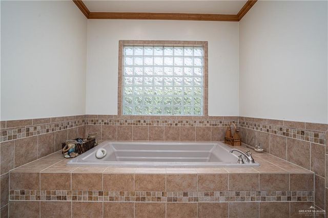 7704 N 5th Street, Mcallen, TX 78504