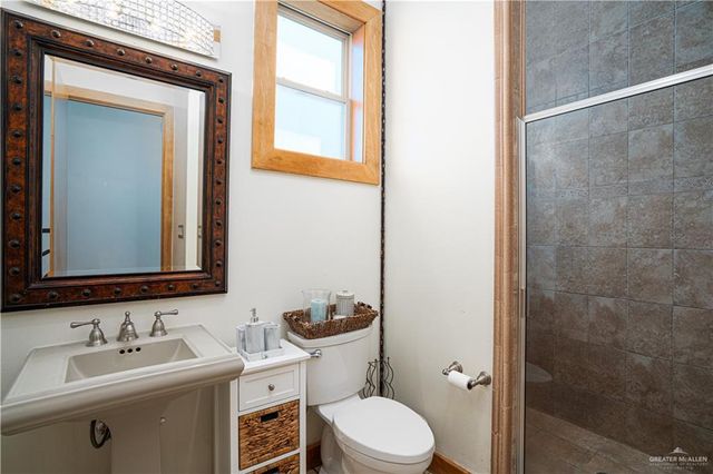 7704 N 5th Street, Mcallen, TX 78504