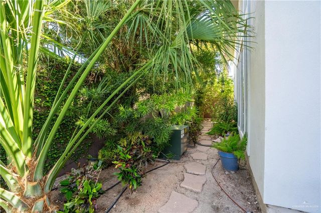 7704 N 5th Street, Mcallen, TX 78504