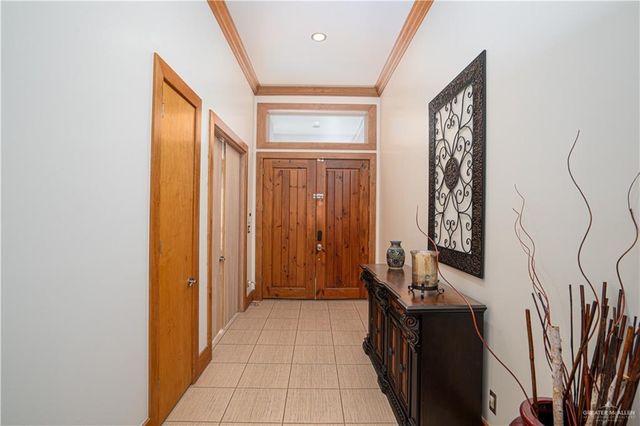 7704 N 5th Street, Mcallen, TX 78504
