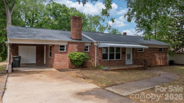 411 20TH Avenue NE, Hickory, NC 28601