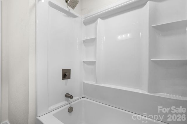 411 20TH Avenue NE, Hickory, NC 28601