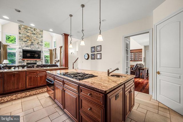 211 STONECHASE DR, Hockessin, DE 19707