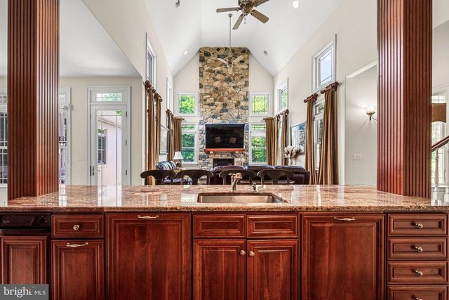 211 STONECHASE DR, Hockessin, DE 19707