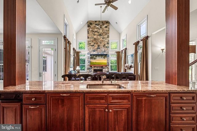 211 STONECHASE DR, Hockessin, DE 19707