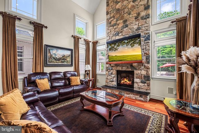 211 STONECHASE DR, Hockessin, DE 19707