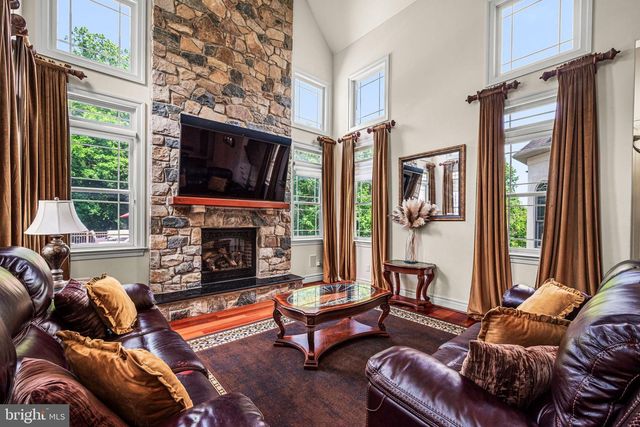 211 STONECHASE DR, Hockessin, DE 19707