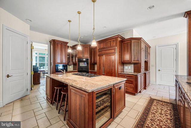 211 STONECHASE DR, Hockessin, DE 19707