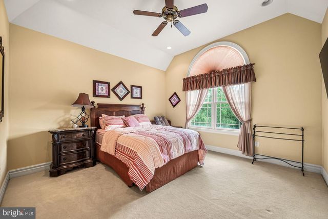 211 STONECHASE DR, Hockessin, DE 19707