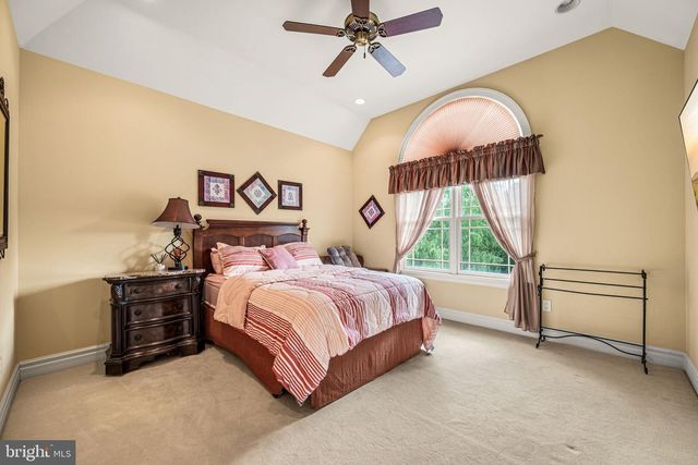 211 STONECHASE DR, Hockessin, DE 19707