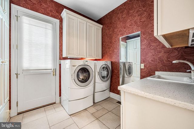 211 STONECHASE DR, Hockessin, DE 19707