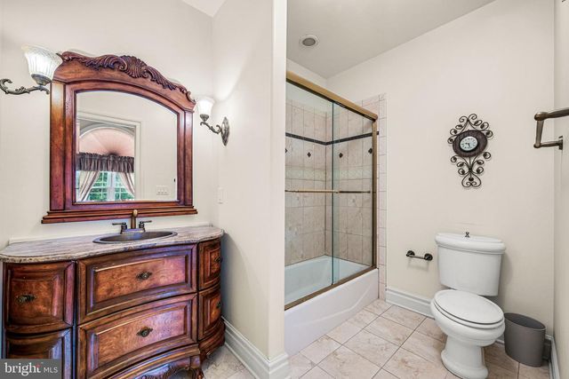 211 STONECHASE DR, Hockessin, DE 19707