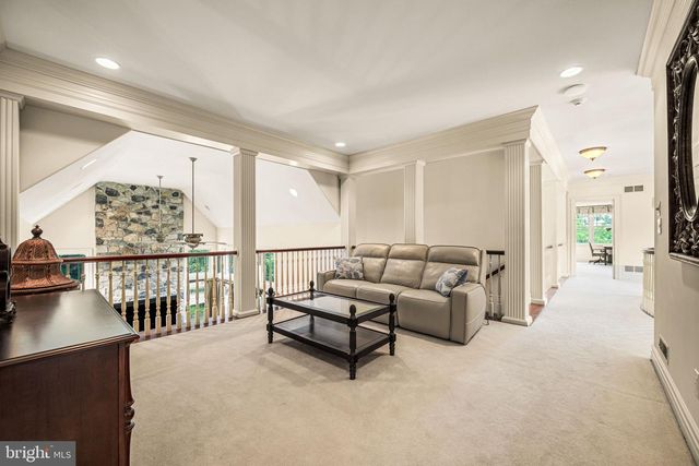 211 STONECHASE DR, Hockessin, DE 19707