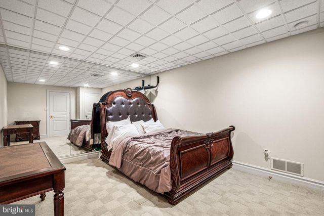 211 STONECHASE DR, Hockessin, DE 19707