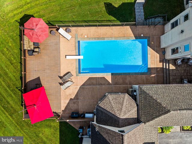 211 STONECHASE DR, Hockessin, DE 19707