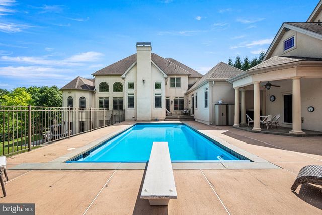 211 STONECHASE DR, Hockessin, DE 19707