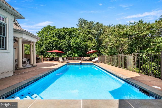 211 STONECHASE DR, Hockessin, DE 19707