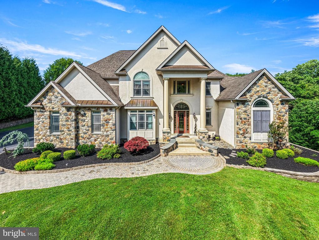 211 STONECHASE DR, Hockessin, DE 19707