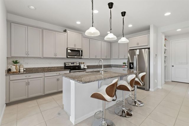 1011 LEE SHORE STREET, Valrico, FL 33594