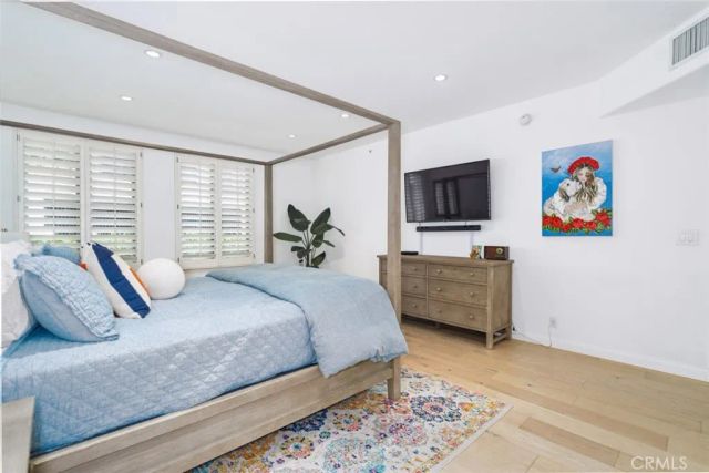 11740 W Sunset Boulevard 14, Los Angeles, CA 90049