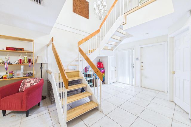 9905 W Atlantic Boulevard, Coral Springs, FL 33071