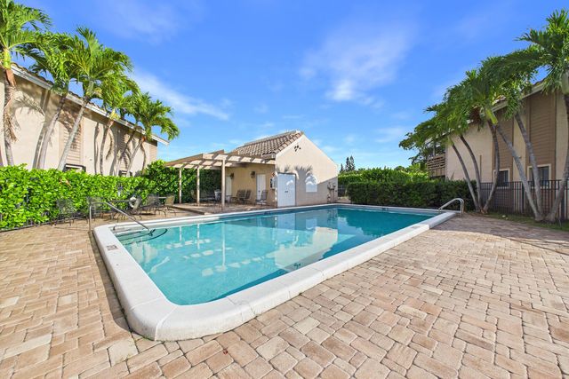9905 W Atlantic Boulevard, Coral Springs, FL 33071