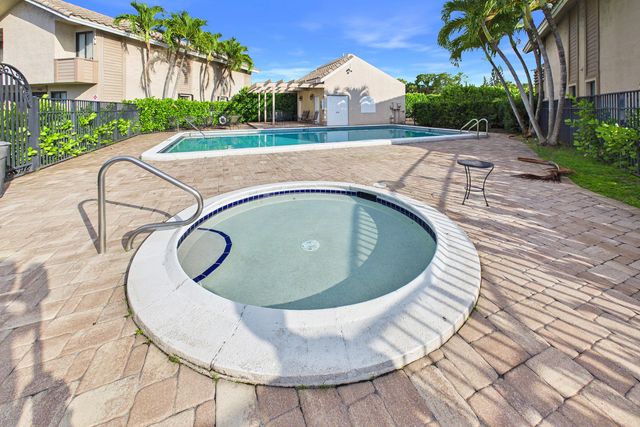 9905 W Atlantic Boulevard, Coral Springs, FL 33071