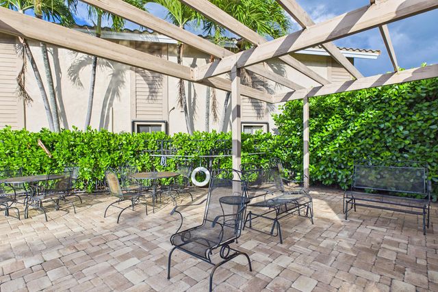 9905 W Atlantic Boulevard, Coral Springs, FL 33071