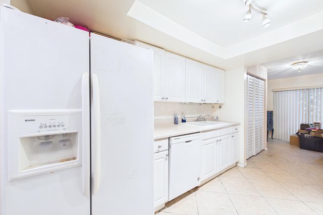 9905 W Atlantic Boulevard, Coral Springs, FL 33071