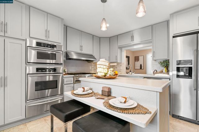 582 La Corso Dr, Walnut Creek, CA 94598