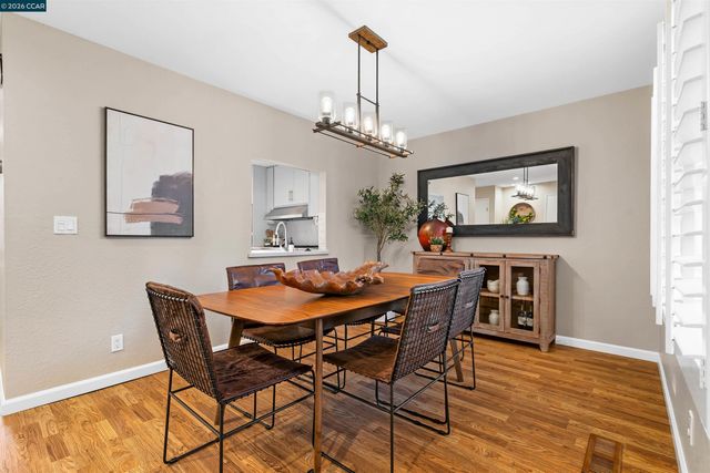 582 La Corso Dr, Walnut Creek, CA 94598