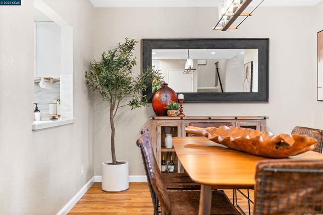 582 La Corso Dr, Walnut Creek, CA 94598