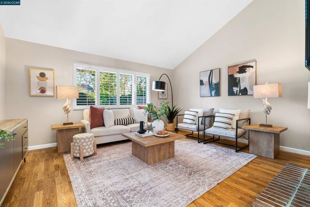 582 La Corso Dr, Walnut Creek, CA 94598