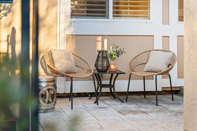 582 La Corso Dr, Walnut Creek, CA 94598