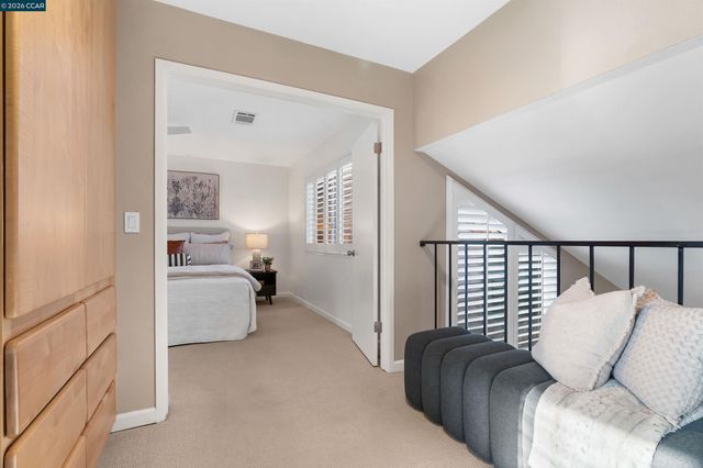 582 La Corso Dr, Walnut Creek, CA 94598