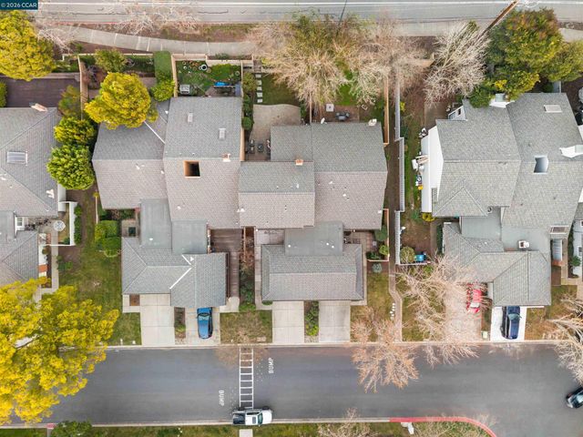 582 La Corso Dr, Walnut Creek, CA 94598