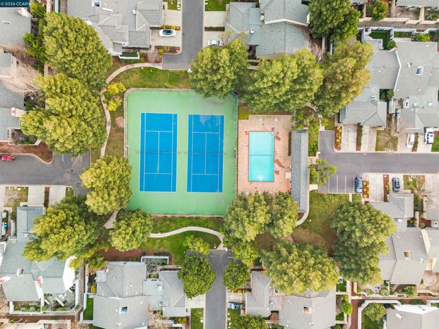 582 La Corso Dr, Walnut Creek, CA 94598