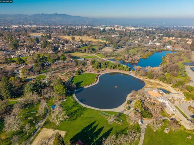 582 La Corso Dr, Walnut Creek, CA 94598