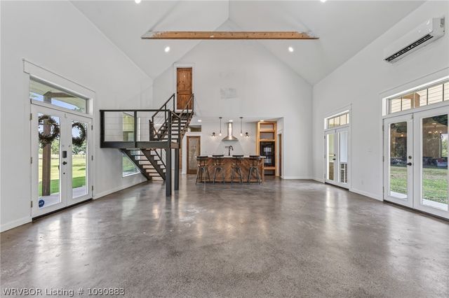 203 S Ross Hampton Road, Hackett, AR 72937