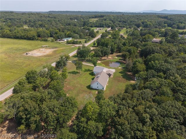 203 S Ross Hampton Road, Hackett, AR 72937