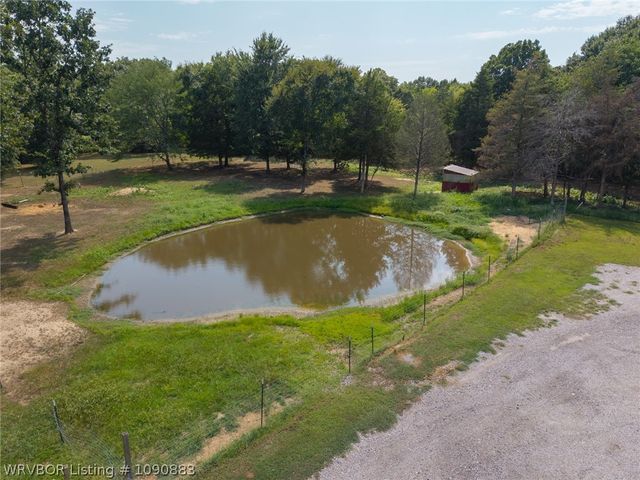 203 S Ross Hampton Road, Hackett, AR 72937