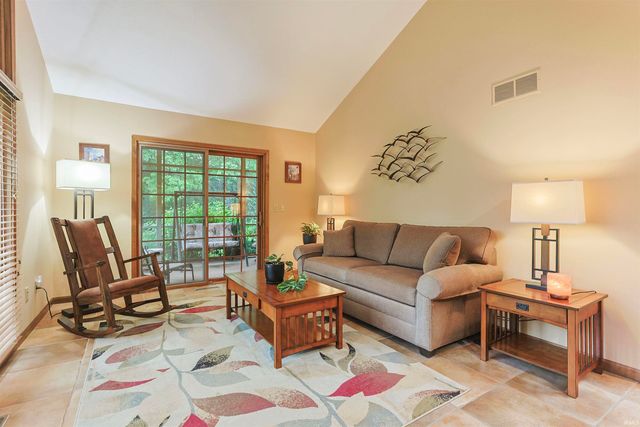 16290 Oak Hill Boulevard, Granger, IN 46530