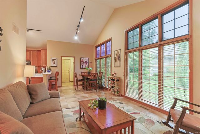 16290 Oak Hill Boulevard, Granger, IN 46530