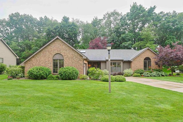 16290 Oak Hill Boulevard, Granger, IN 46530