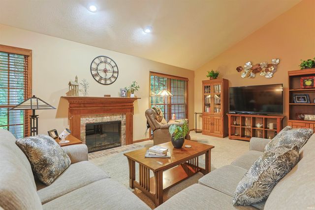 16290 Oak Hill Boulevard, Granger, IN 46530