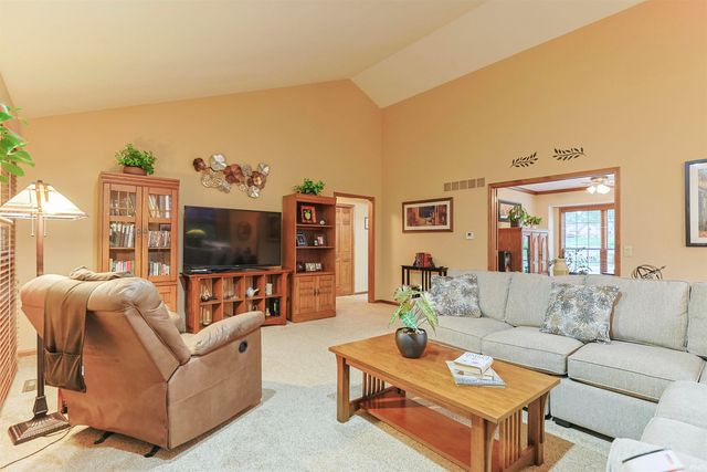16290 Oak Hill Boulevard, Granger, IN 46530
