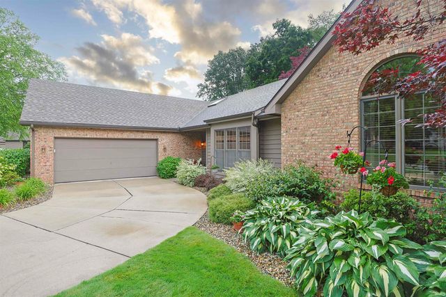 16290 Oak Hill Boulevard, Granger, IN 46530