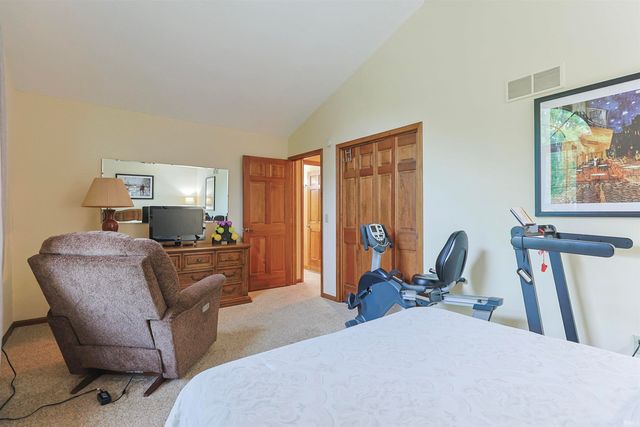 16290 Oak Hill Boulevard, Granger, IN 46530