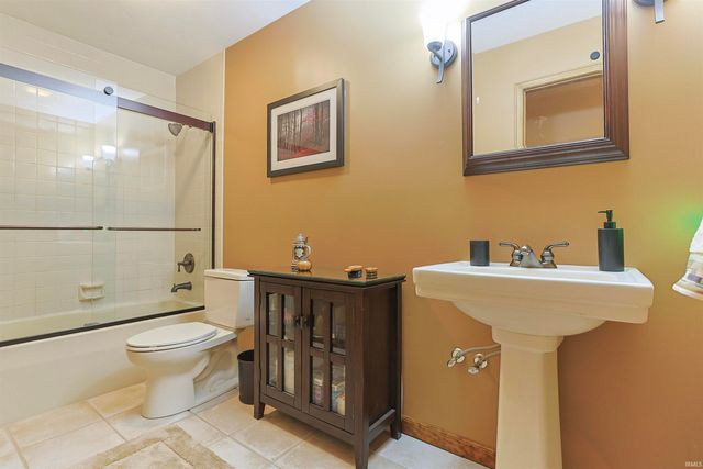 16290 Oak Hill Boulevard, Granger, IN 46530