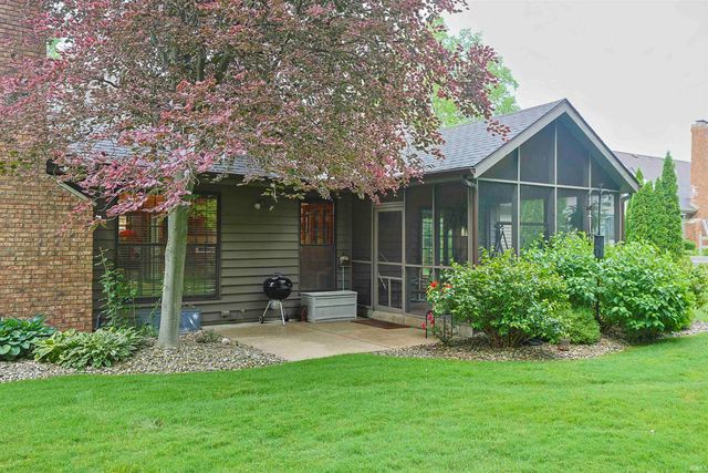 16290 Oak Hill Boulevard, Granger, IN 46530